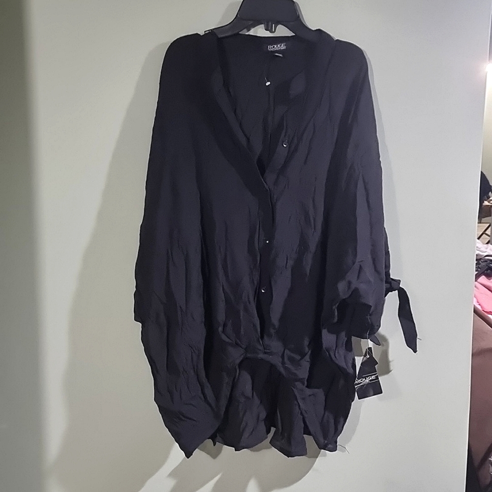 Curvy Size 2X Poly Viscose High-Low Top with Chic Bat Sleeves
